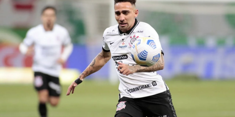 Gustavo Mosquito perto de fechar com o Vitória após polêmicas