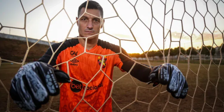 Denis do Sport passará por outra cirurgia após quarta lesão