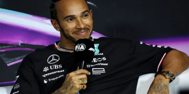 Hamilton vai gravar nomes de torcedores no seu carro; Entenda