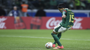 Gómez é criticado por Caio Ribeiro: "Participa negativamente"