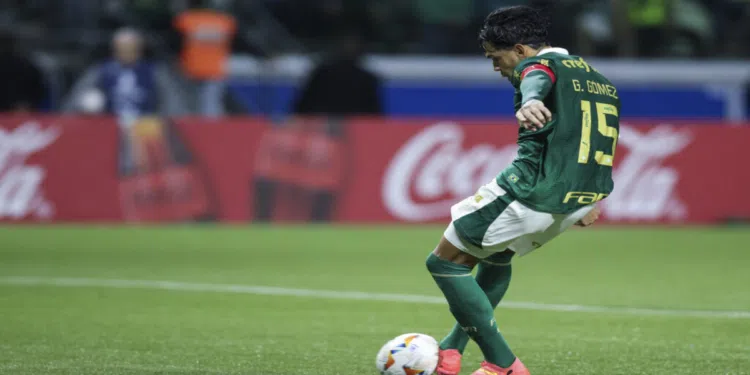 Gómez é criticado por Caio Ribeiro: "Participa negativamente"