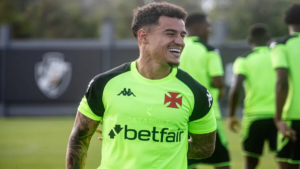 Coutinho pode voltar a jogar pelo Vasco contra o Athletico-PR