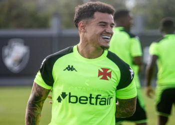 Coutinho pode voltar a jogar pelo Vasco contra o Athletico-PR