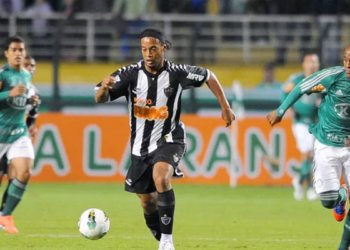 Ronaldinho Gaúcho quase jogou no Palmeiras em 2014