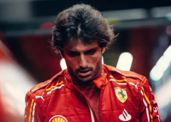 Sainz sobre voltar a Ferrari: "Nunca se fecha a porta"