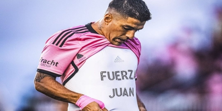 Suárez presta apoio a família de Juan Izquierdo após falecimento