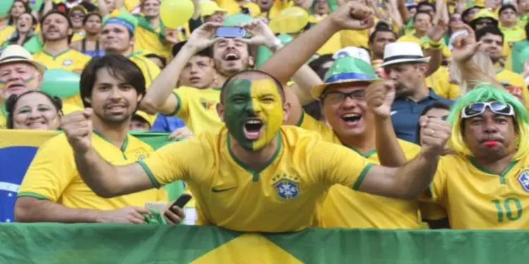 Paraguai proíbe uso de camisas do Brasil nos setores da torcida