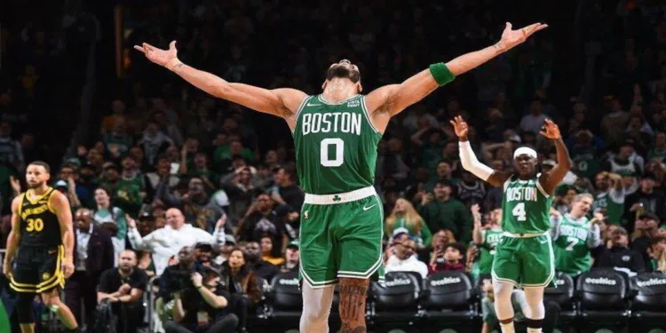 Boston Celtics busca reforço especialista em arremesso de três