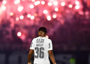 Wesley se despede do Corinthians com mensagem de Sócrates