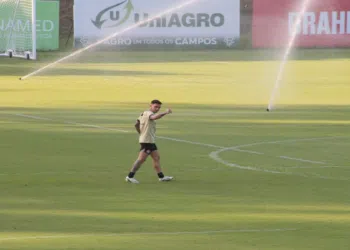 Gustavo Mosquito já pode atuar pelo Vitória; Confira mais sobre