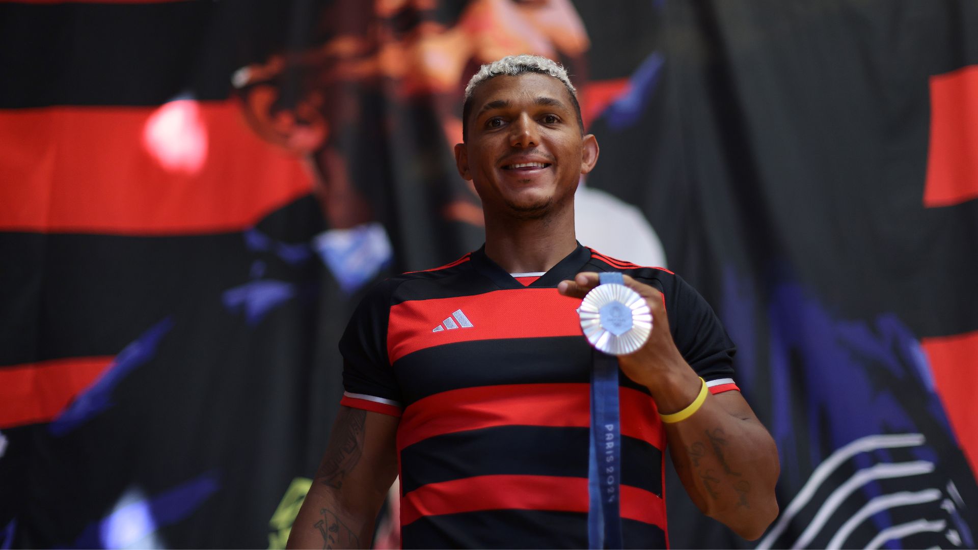 Isaquias Queiroz na coletiva de imprensa organizada pelo Flamengo