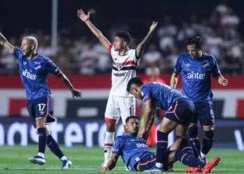 Jogador do Nacional tem arritmia cardíaca na Libertadores