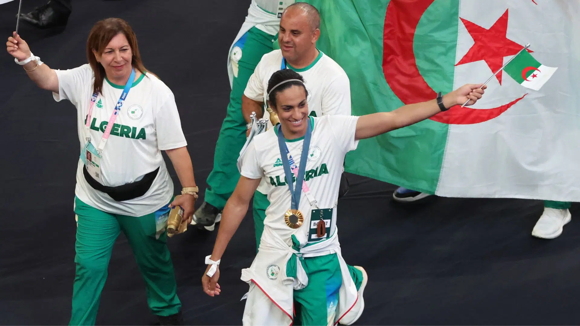 Imane Khelif na cerimônia de encerramento