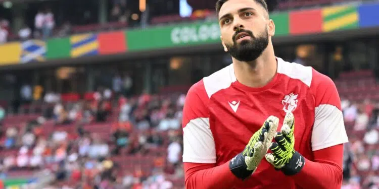 Liverpool mira substituto de Alisson
