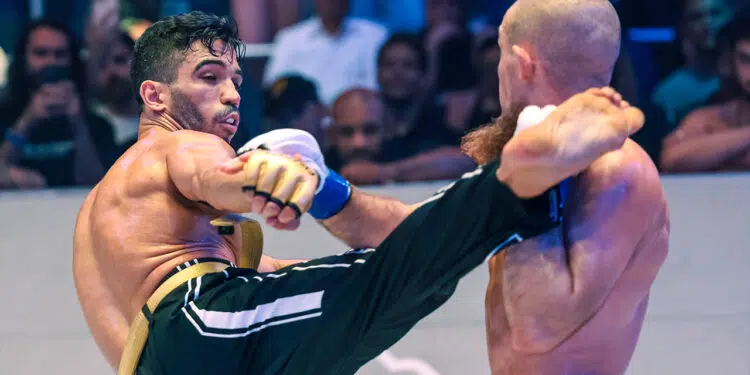 Luiz Rocha é campeão peso leve do Karate Combat - Foto: Divulgação/Karate Combat