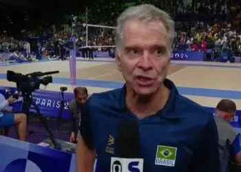 Bernardinho, técnico da seleção de vôlei (Crédito: Reprodução/X)