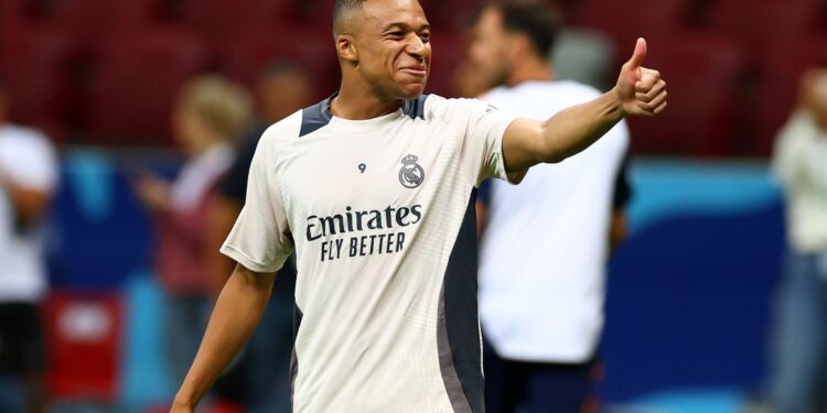 Mbappé é confirmado como titular do Real Madrid
