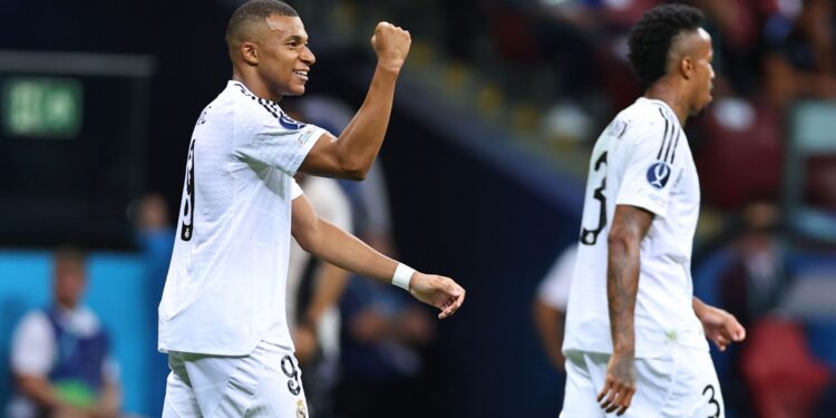 Mbappé marca seu primeiro gol com a camisa do Real Madrid