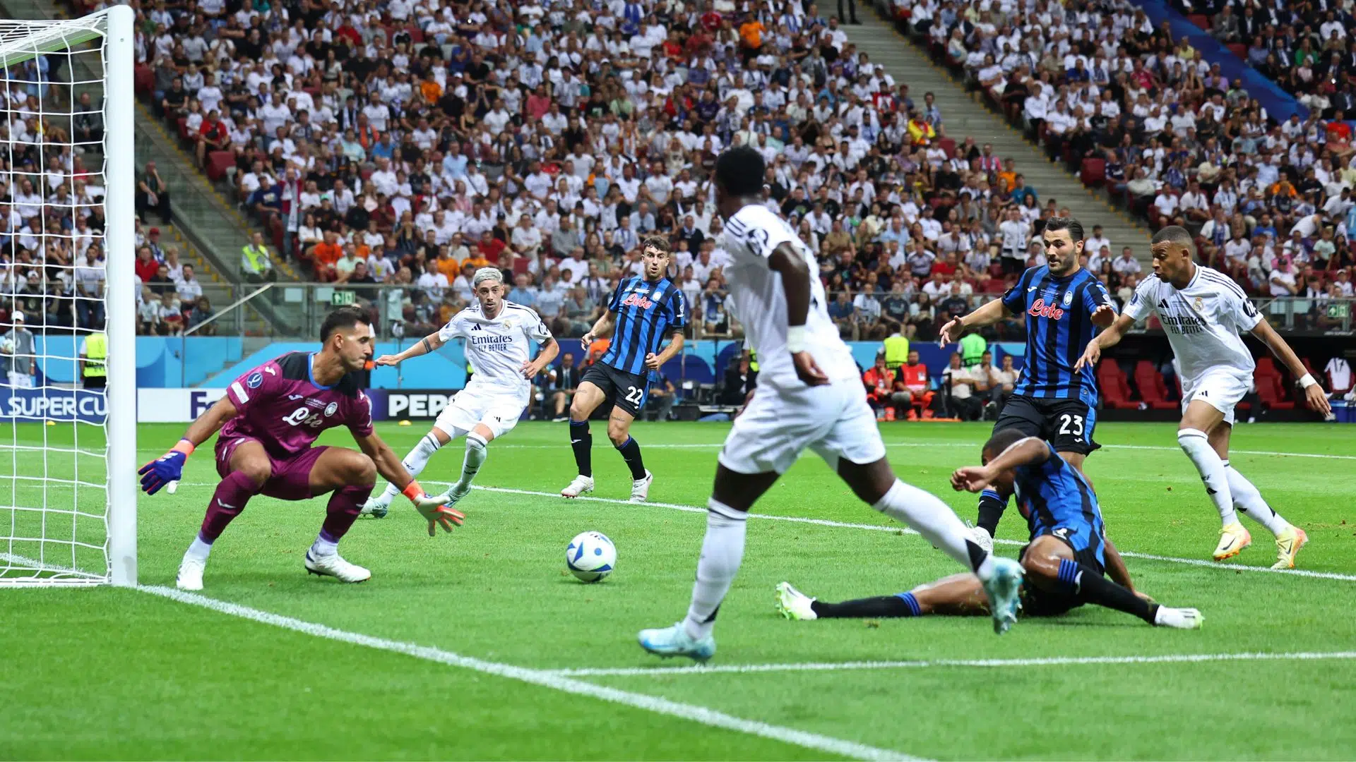 Momento do gol de Valverde, com assistência de Vini Júnior