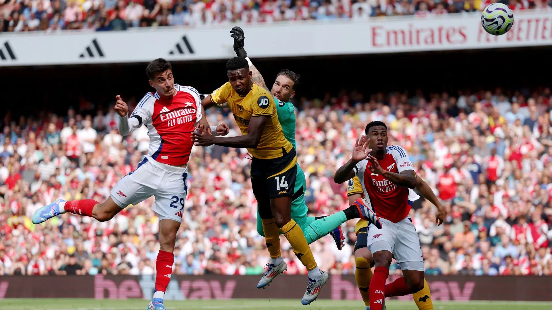 Momento do primeiro gol do Arsenal