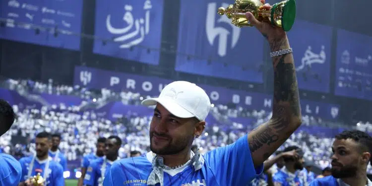 Neymar se aproxima de retorno e Al Hilal vive dilema