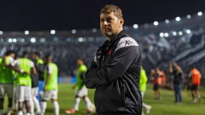 Paiva elogia Vasco em vitória, mas vê confronto aberto