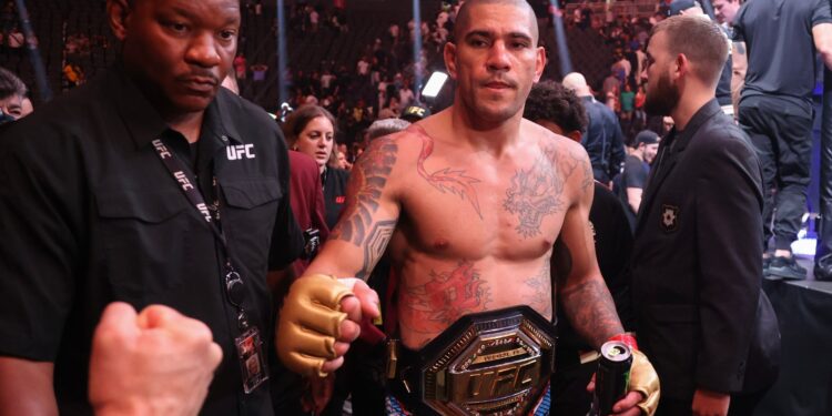 Alex Poatan irá defender o cinturão meio-pesado no UFC 307