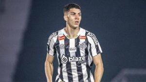 Porto faz proposta de R$ 92 milhões pelo zagueiro Jair (Crédito: Raul Baretta / Santos)