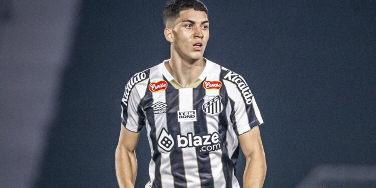 Porto faz proposta de R$ 92 milhões pelo zagueiro Jair (Crédito: Raul Baretta / Santos)