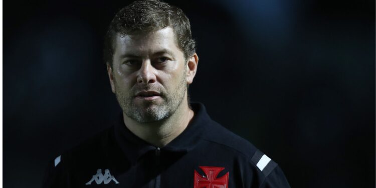 Técnico do Vasco, Rafael Paiva foi sincero em relação ao placar igualado obtido com o Criciúma na última rodada do Brasileirão 2024; confira