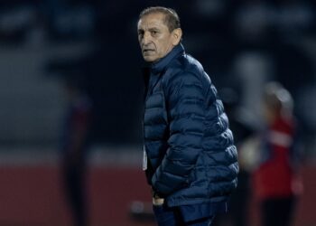 Ramón Díaz elogia Corinthians, mas cobra por reforços