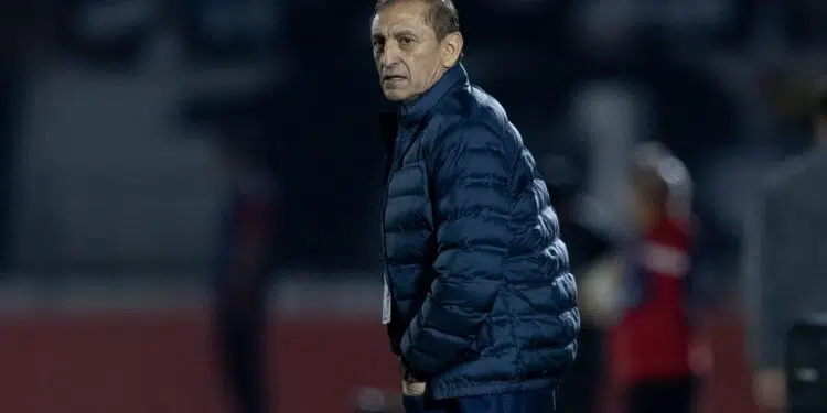 Ramón Díaz elogia Corinthians, mas cobra por reforços