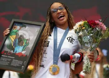 Rebeca Andrade no evento organizado pelo Flamengo para receber os medalhistas olímpicos