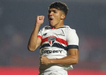 William Gomes comemorando seu primeiro gol como profissional (Crédito: Getty Images)