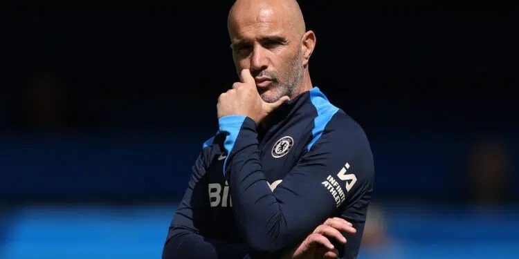 Técnico do Chelsea minimiza elenco inchado