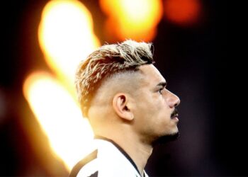 Tiquinho Soares volta a ser relacionado pelo Botafogo