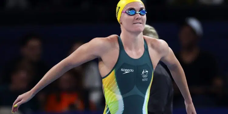 Ariarne Titmus se preparando para uma de suas provas na Olimpíada de Paris