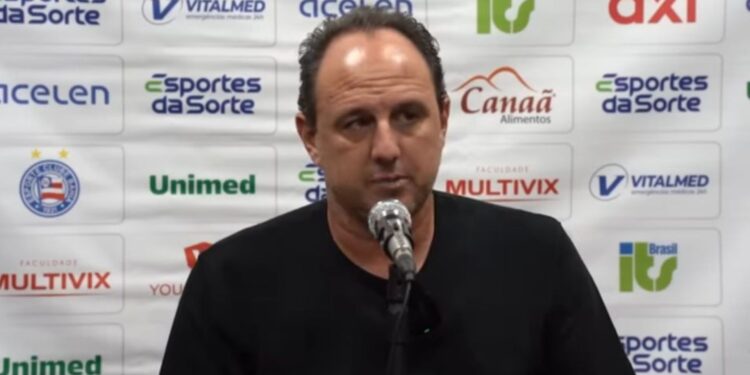 Ceni em coletiva de imprensa (Crédito: Reprodução/Youtube)