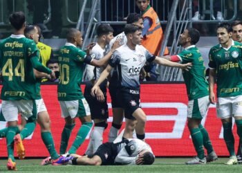 Raphael Veiga sofre punição mínima por empurrão em Rodrigo Garro (Crédito: Getty Images)