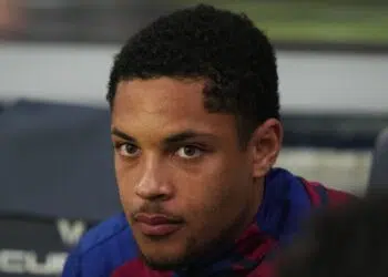 Vitor Roque fica perto de decidir seu futuro