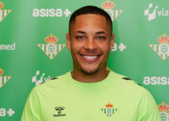 Vitor Roque já realizou exames médicos no Real Betis