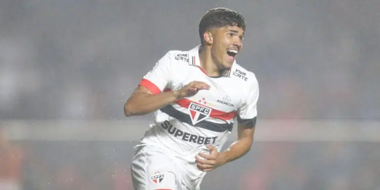 William Gomes, do São Paulo