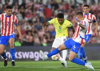 Nesta terça-feira (10), o Paraguai recebeu, no Estádio Defensores del Chaco, o Brasil pela oitava rodada das Eliminatórias Sul-Americanas para a Copa do Mundo 2026.