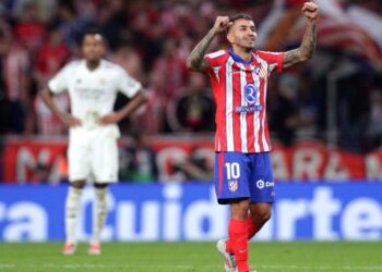Ángel Correa, atacante do Atlético de Madrid, comemora gol de empate contra o Real Madrid, em partida válida por La Liga
