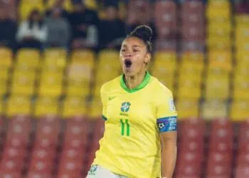 A seleção brasileira garantiu sua vaga nas quartas de final do Mundial Sub-20 Feminino ao derrotar Camarões por 3 a 1 nesta quarta-feira, em Bogotá.