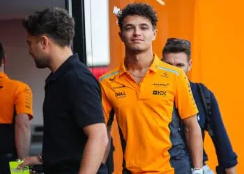 Lando Norris durante treino para o GP do Azerbaijão