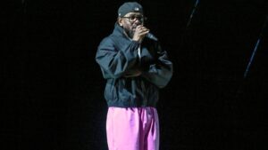 A NFL mal deu início à nova temporada, mas já revelou uma de suas maiores atrações para o próximo Super Bowl. O rapper norte-americano Kendrick Lamar será o responsável pelo aguardado show do intervalo na final da temporada, um dos eventos esportivos mais assistidos do mundo.