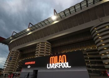 Estádio San Siro antes de partida entre Milan e Liverpool