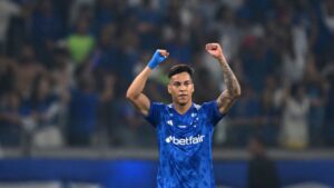 Kaio Jorge, atacante do Cruzeiro, comemora o gol marcado contra o Libertad, pela Sul-Americana
