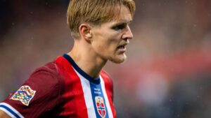 Martin Odegaard durante partida entra Noruega e Áustria, pela Liga das Nações